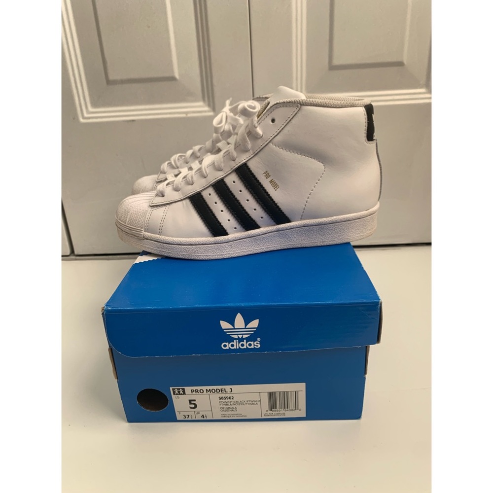 Boys high top Adidas